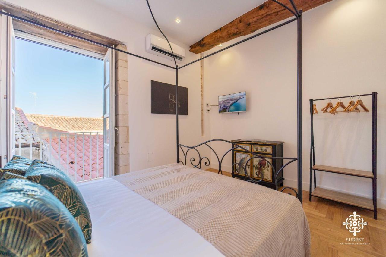 Apartamento Residenza Dumah - Elegante Dimora In Centro Syracuse Exterior foto